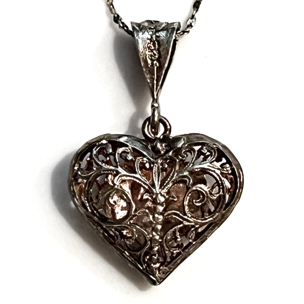 Charming Vintage Sterling Silver Filigree Heart Necklace